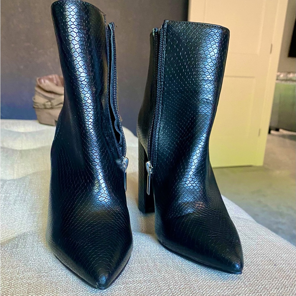 Just Fab black ankle boots